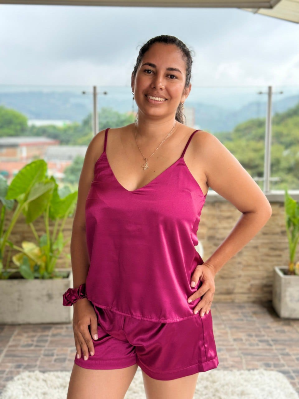 Pijamas blusa de tiras y short - VivvaBella™